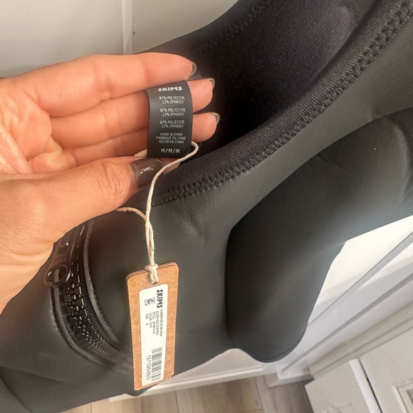 SKIMS - Picture 7 of 8